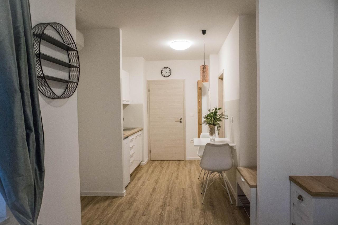 Jantar Apartmaji Novo Mesto Ngoại thất bức ảnh