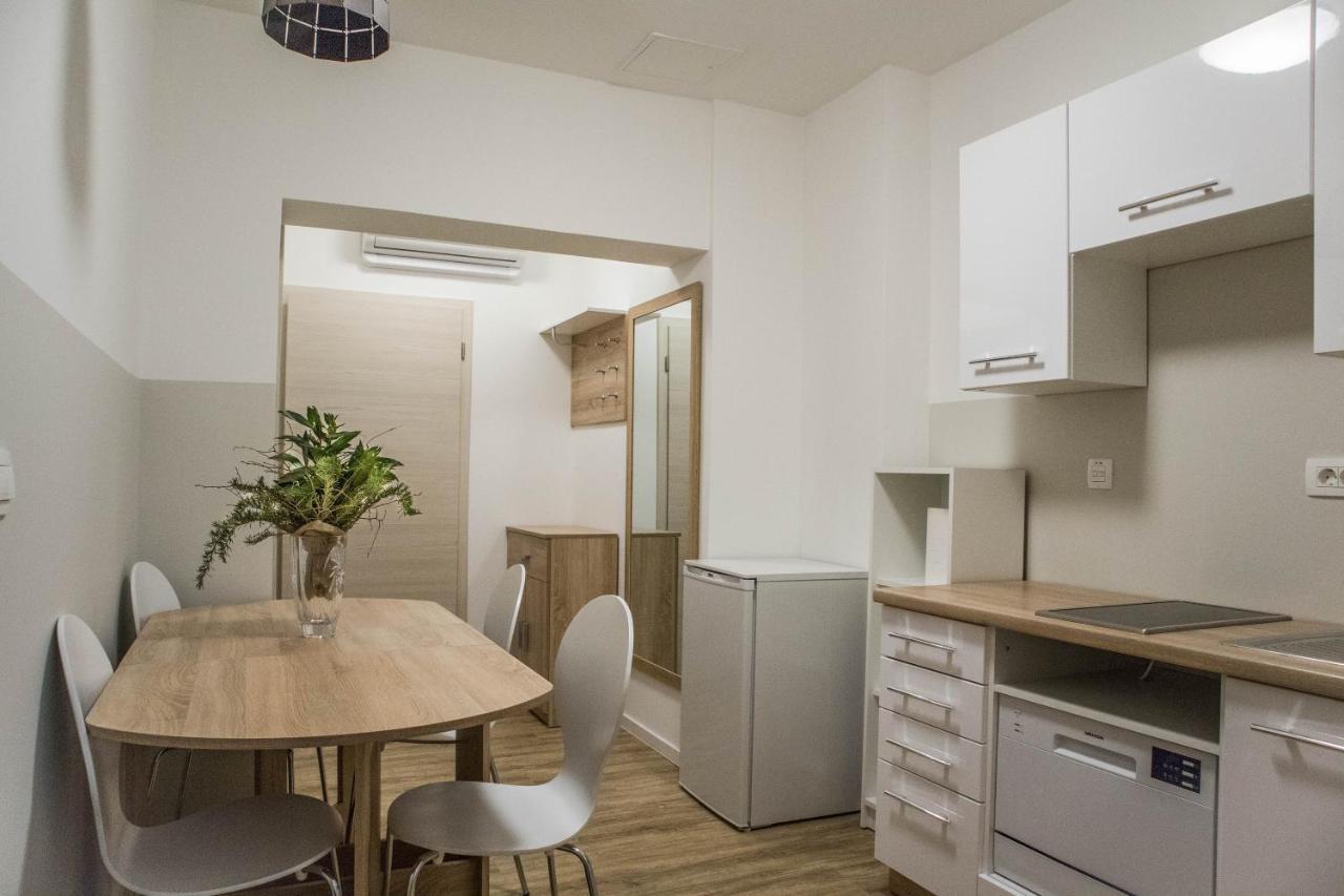 Jantar Apartmaji Novo Mesto Ngoại thất bức ảnh