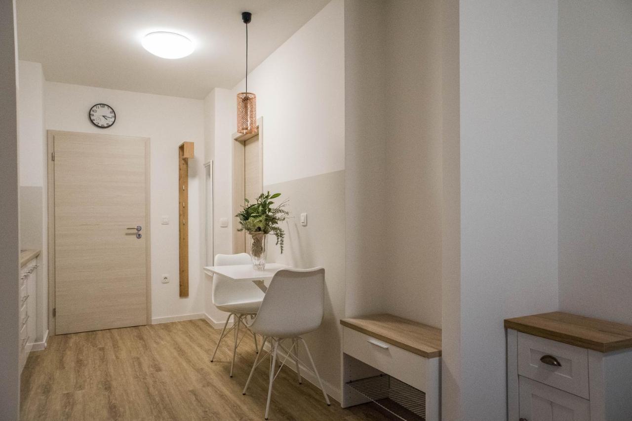 Jantar Apartmaji Novo Mesto Ngoại thất bức ảnh